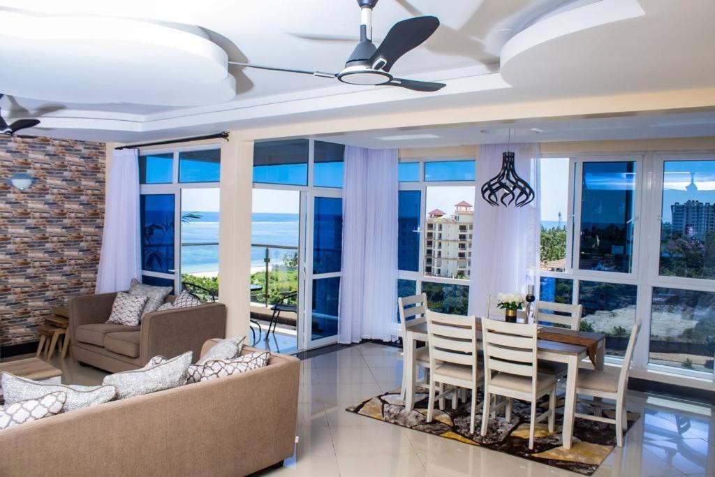 Emirates Reef Apartment 8D Момбаса Екстер'єр фото