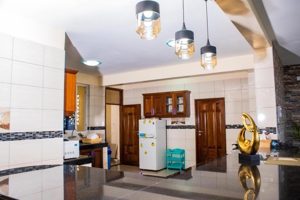 Emirates Reef Apartment 8D Момбаса Екстер'єр фото