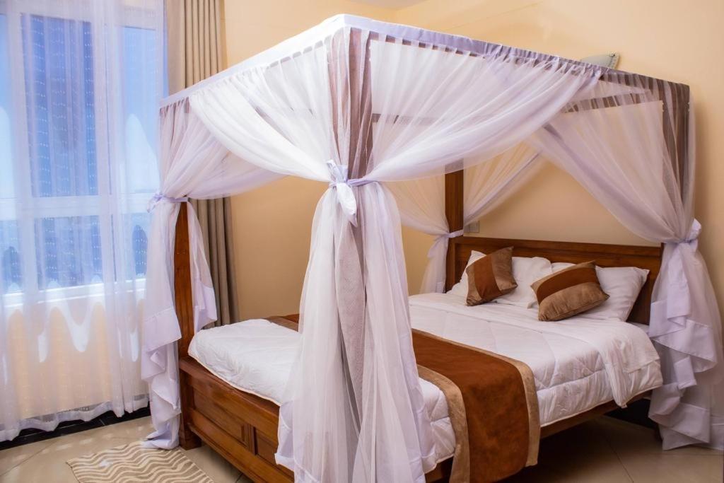 Emirates Reef Apartment 8D Момбаса Екстер'єр фото