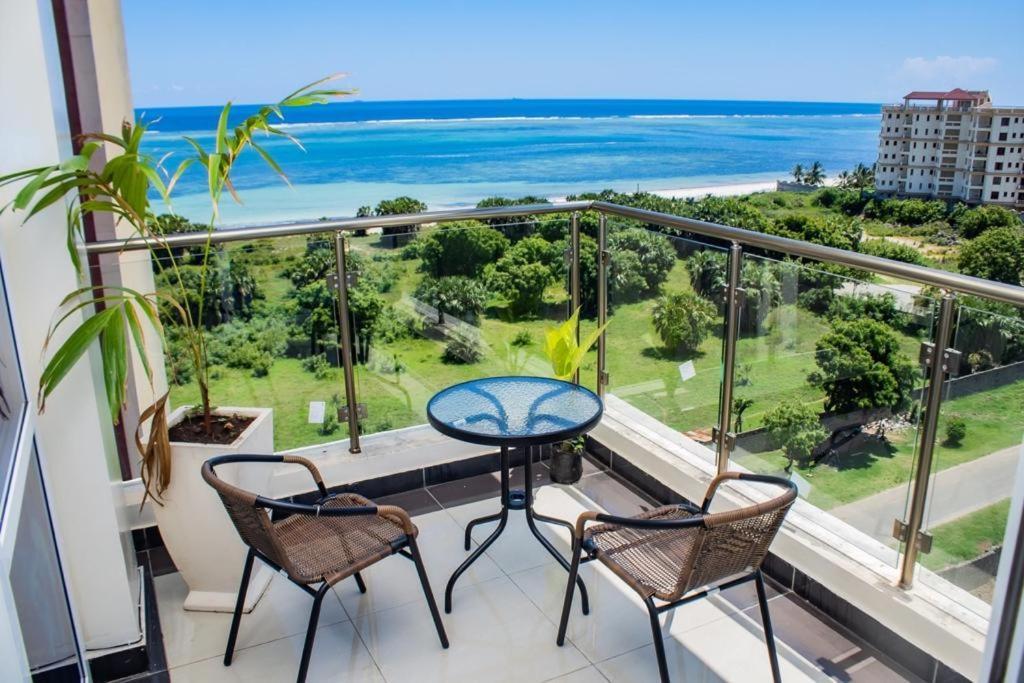 Emirates Reef Apartment 8D Момбаса Екстер'єр фото